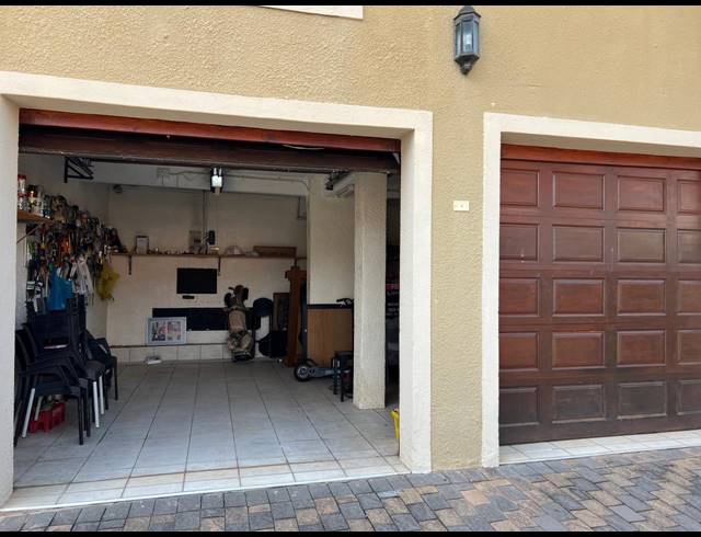 6 BEDROOM HOUSE FOR SALE IN CASHAN